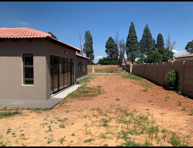 3 BEDROOM HOUSE FOR SALE IN HENLEY ON KLIP